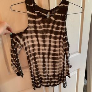 Sweet Romeo off the shoulder shirt size S